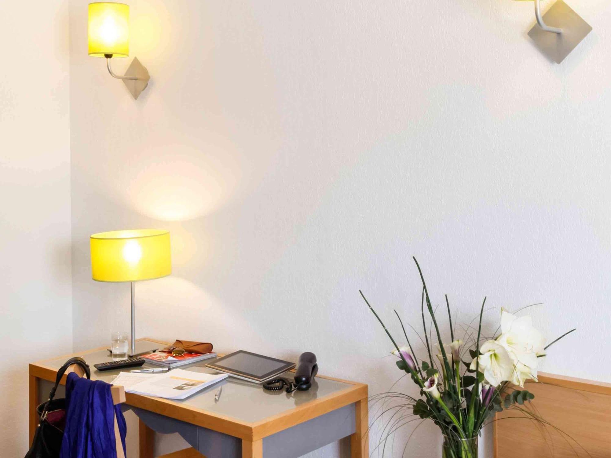 Aparthotel Adagio Access Marseille Prado Perier Bagian luar foto