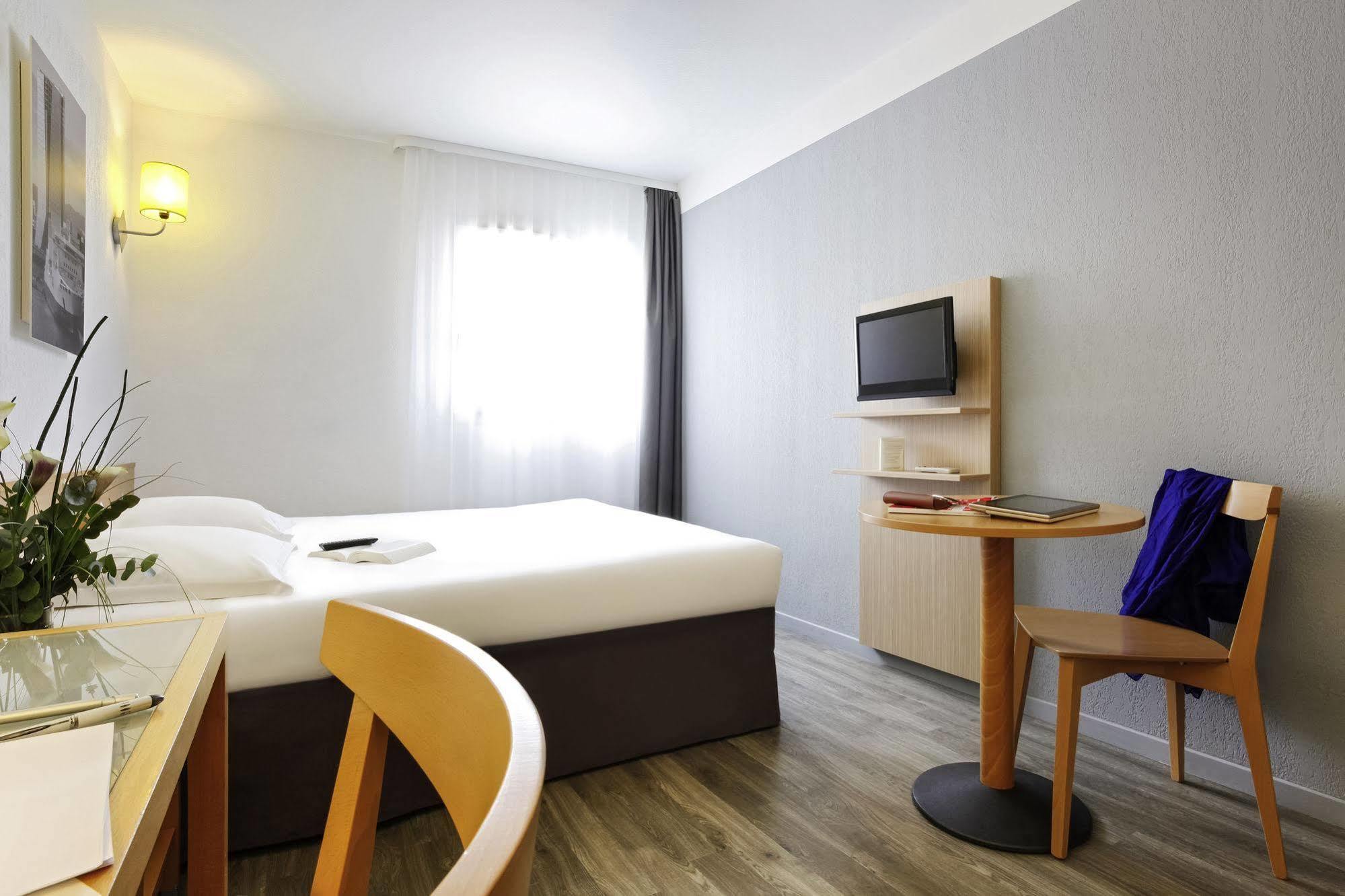 Aparthotel Adagio Access Marseille Prado Perier Bagian luar foto
